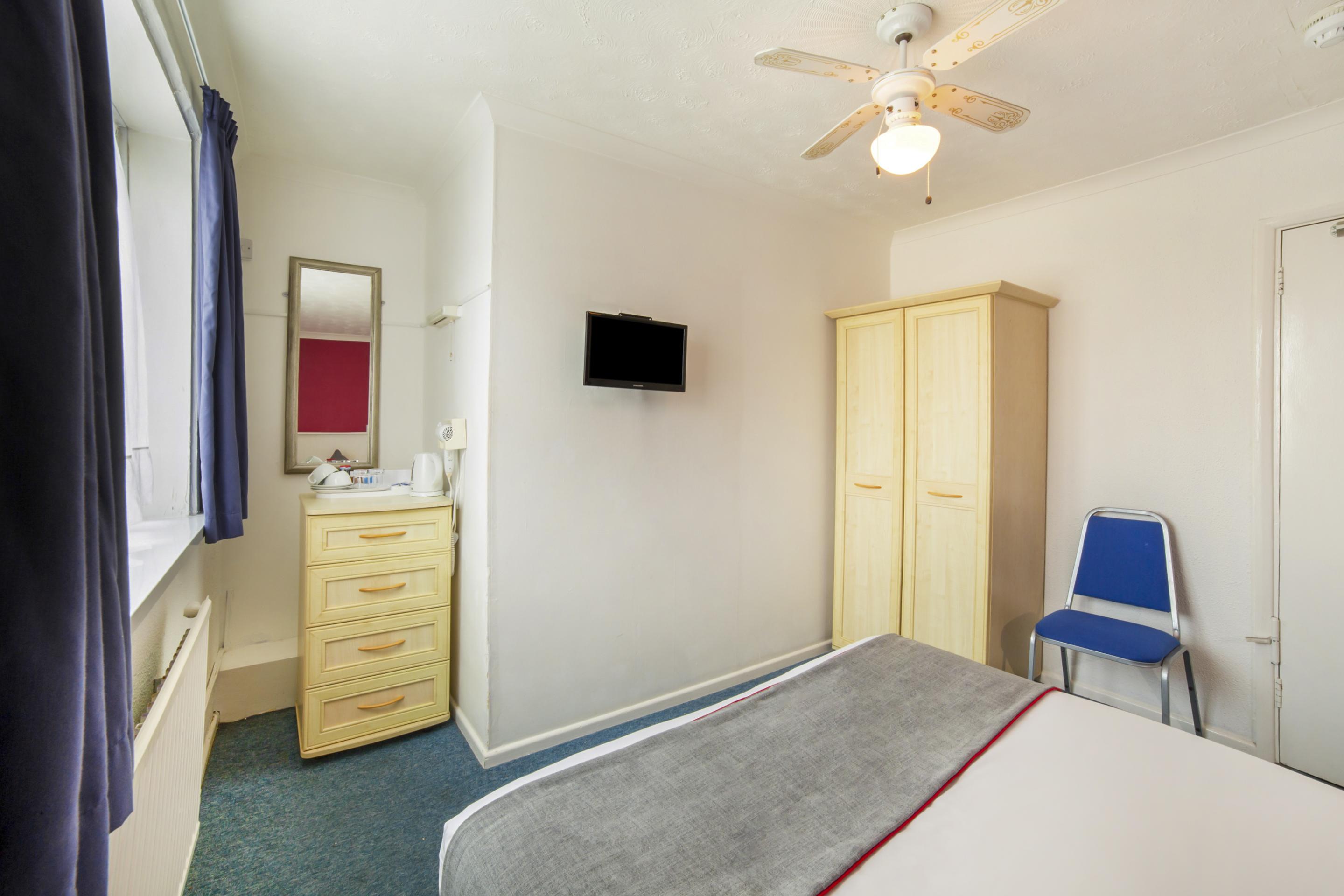 Marina Hotel 2*