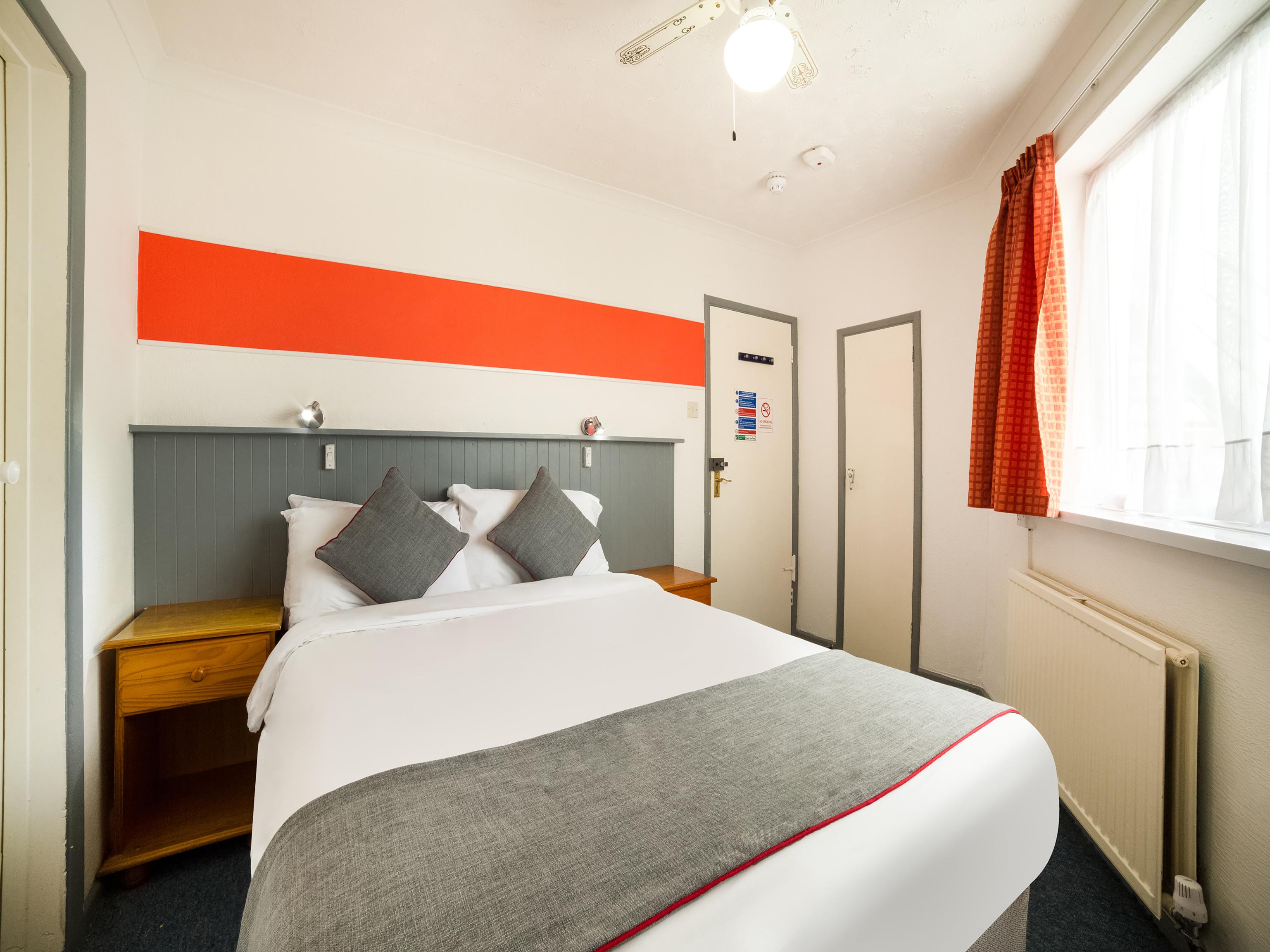 Marina Hotel 2*