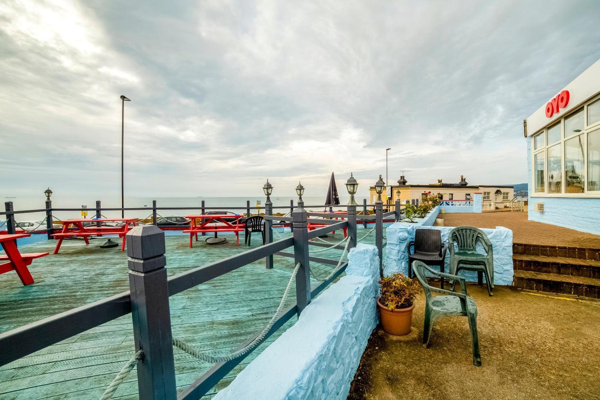 Marina Hotel