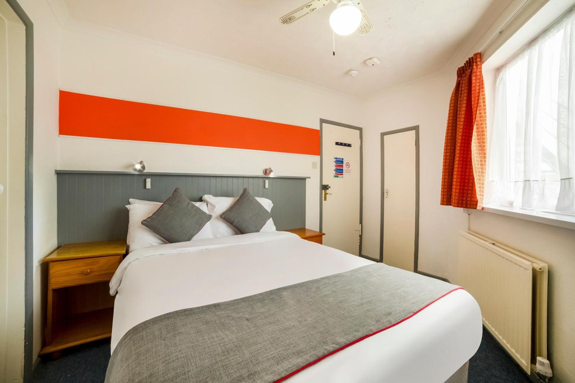 Marina Hotel 2*